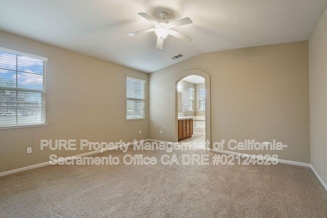 Building Photo - 441 Picasso Cir