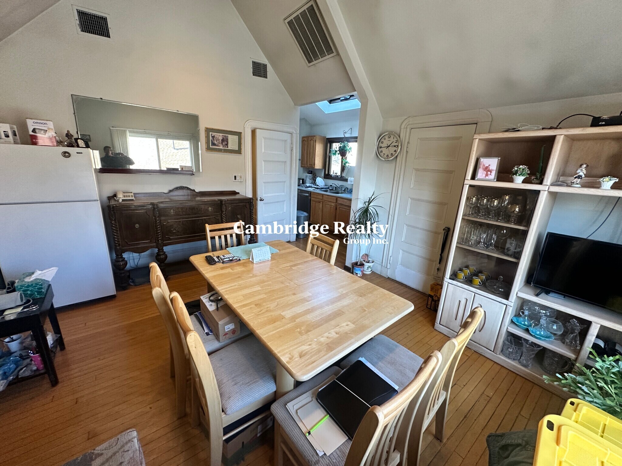 Building Photo - 147 Willow Ave