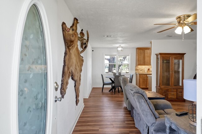 Building Photo - 1232 Co Rd 1805