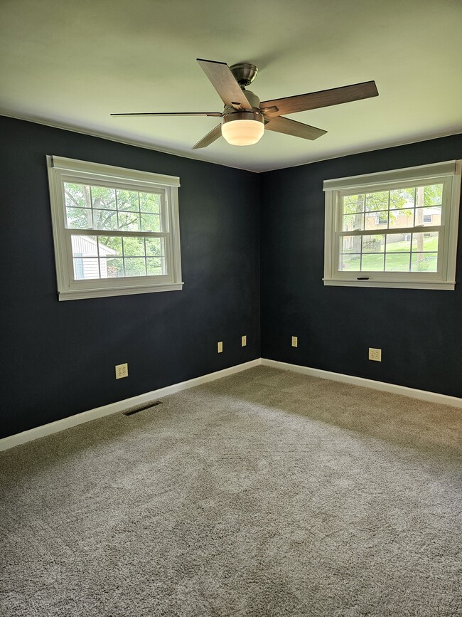 Building Photo - 38 Edenhurst Dr