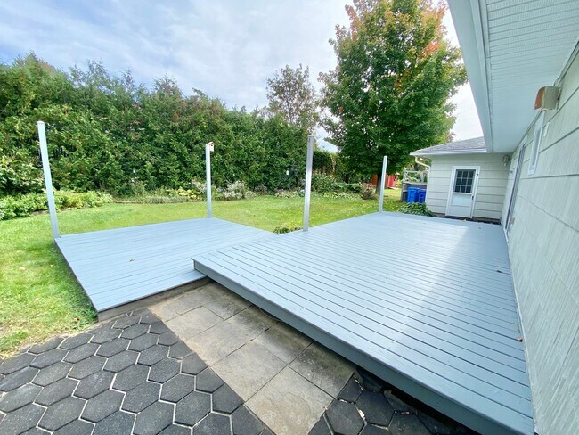 Building Photo - 28 Alder Ln