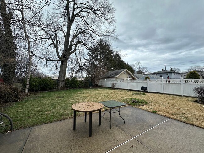 Building Photo - 1 Carteret St