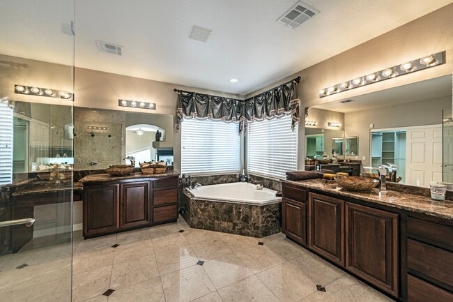 Building Photo - Luxurious Two-Story Home with Pool, Spa, a...