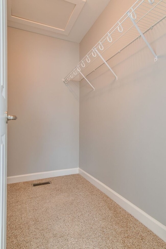 Building Photo - 3 bed 2.5 bath in Germantown, 1 Car Garage, Fenced Yard