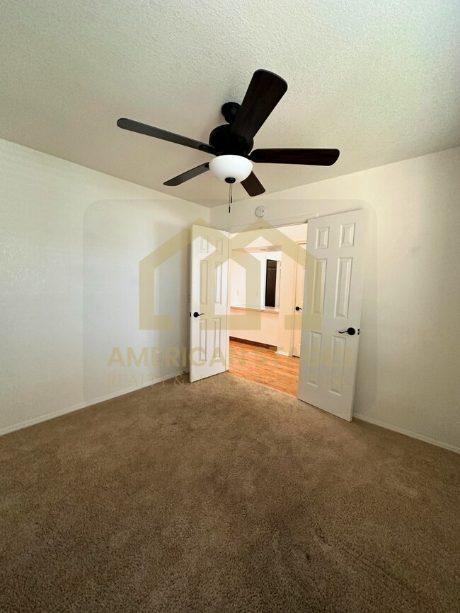 Building Photo - 1417 Glen Ellen Ln