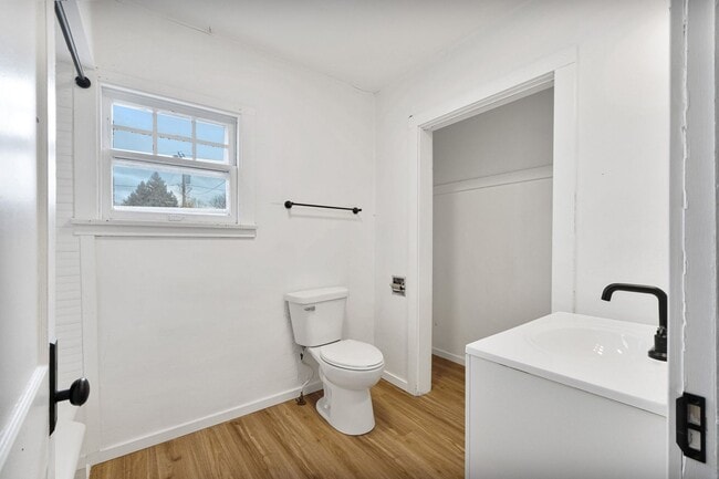 Building Photo - COMING SOON - 3 BEDROOM HOUSE ON SPRING ST