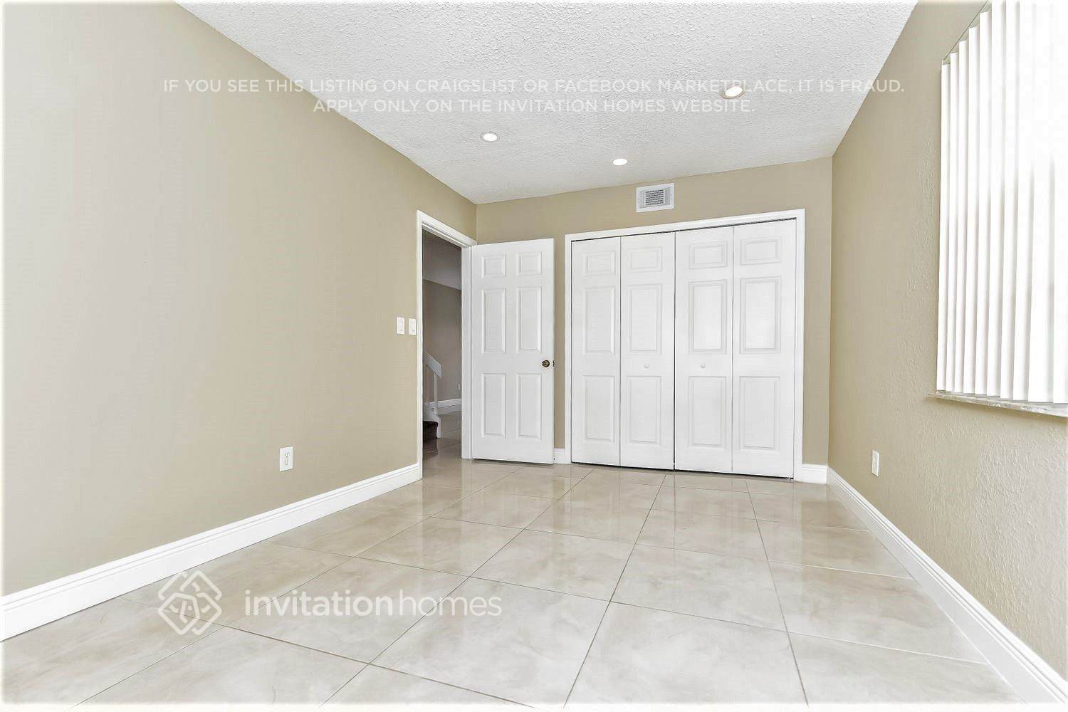 Building Photo - 15935 SW 83rd Terrace