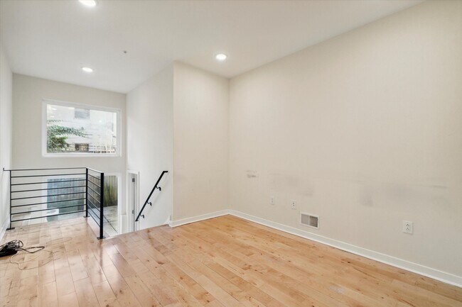 Building Photo - 1802 N Bouvier St