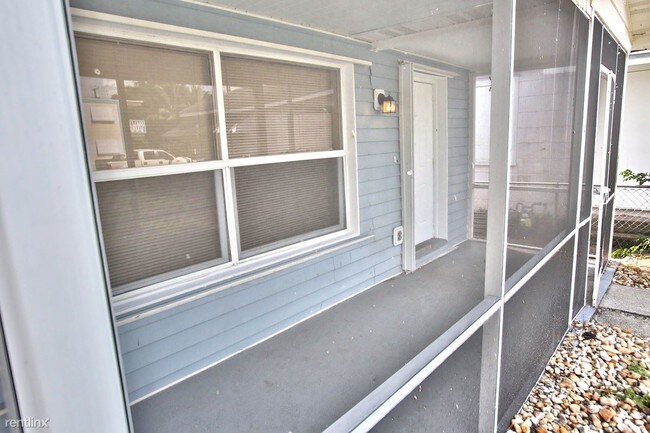 Building Photo - 2 br, 1 bath House - 114 S C Street