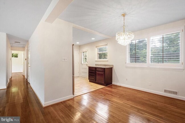 Building Photo - 6903 Fern Ln
