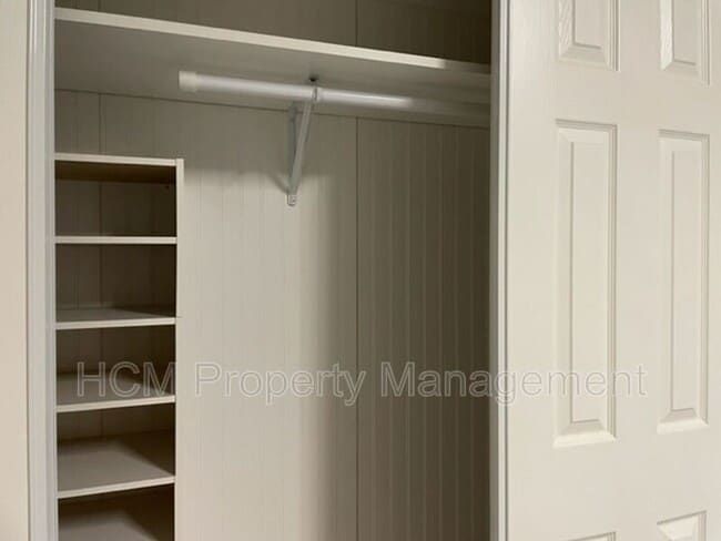 Building Photo - 59 Henson
