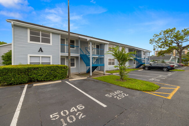 Building Photo - 5046 Terrace Palms Cir