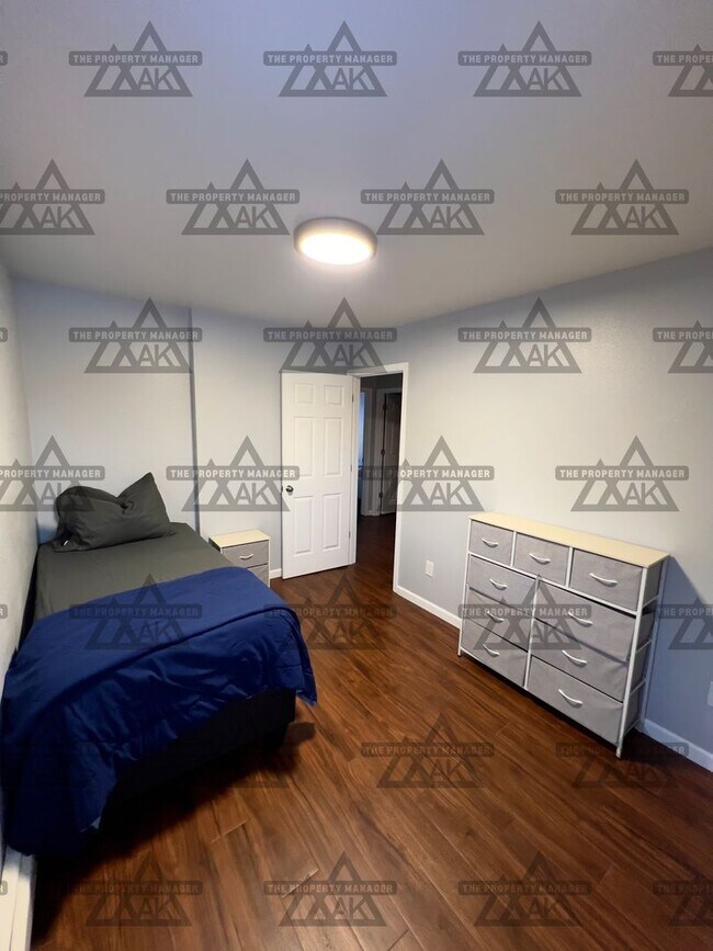 Building Photo - 28th Ave 1215-