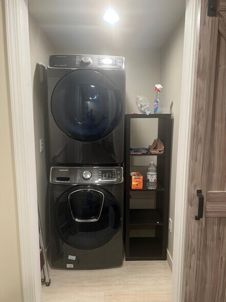 Building Photo - 4302 Summer Plz