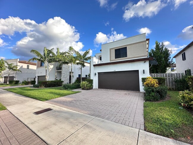 Primary Photo - 244 NE 210th Way