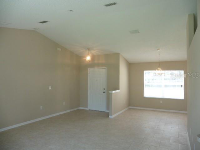 Building Photo - 5 Pointer Pl
