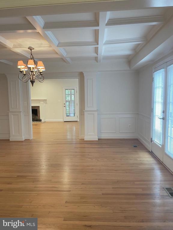 Building Photo - 9309 Main St