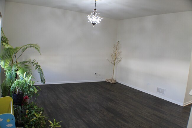 Building Photo - 3759 St James Ct