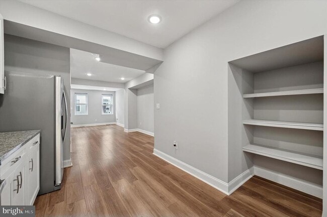 Building Photo - 447 Durfor St