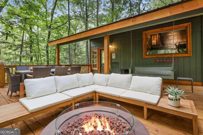 Building Photo - 166 Nantahala Pass Rd