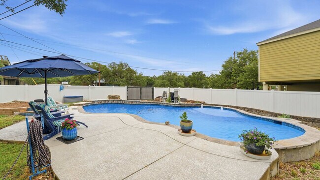 Building Photo - 1314 Stagecoach Dr