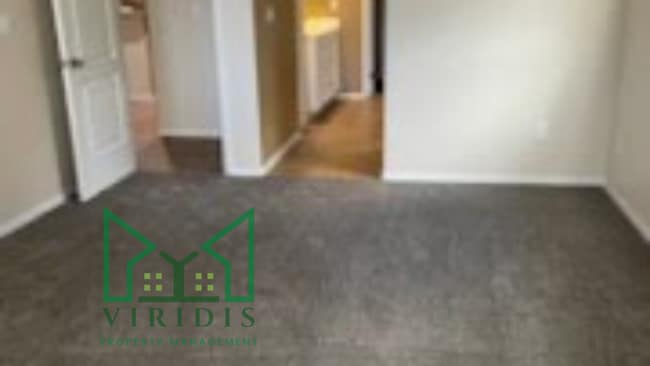 Building Photo - 5520 Rockview Dr
