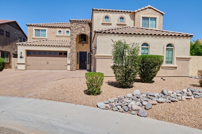 Building Photo - Lynx