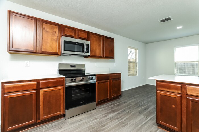 Building Photo - 10610 Goose Way