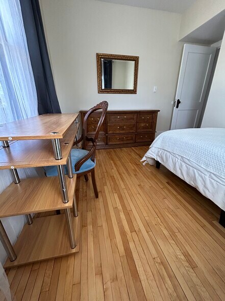 Building Photo - 2508 33rd Ave S