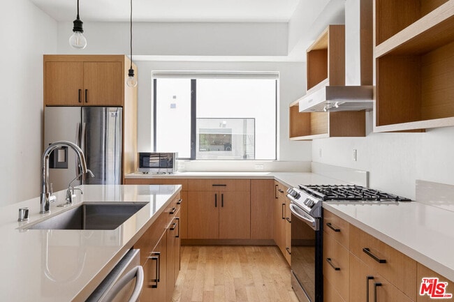 Building Photo - 1411 Roca Ln