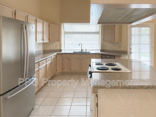 Building Photo - 5517 W Aster Dr