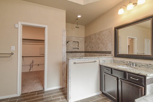 Building Photo - 14149 Isle Royal Ln