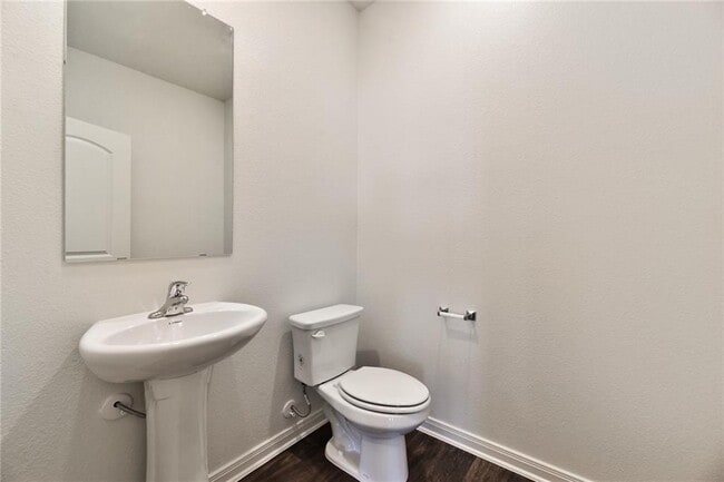 Building Photo - 360 Cres Park Dr