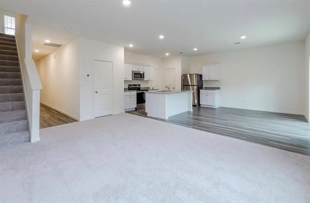 Building Photo - 2022 Harebell Dr