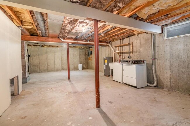 Building Photo - 618 Park Ridge Dr