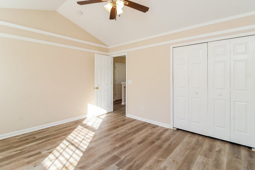 Building Photo - 640 Piermont Ct