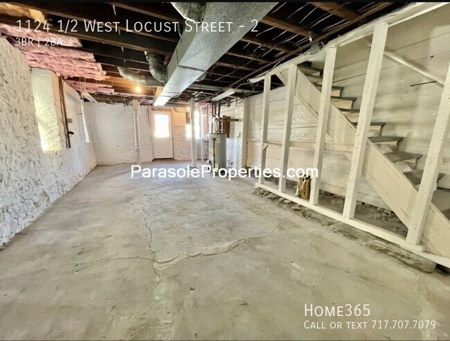 Building Photo - 1124 1/2 West Locust Street-2