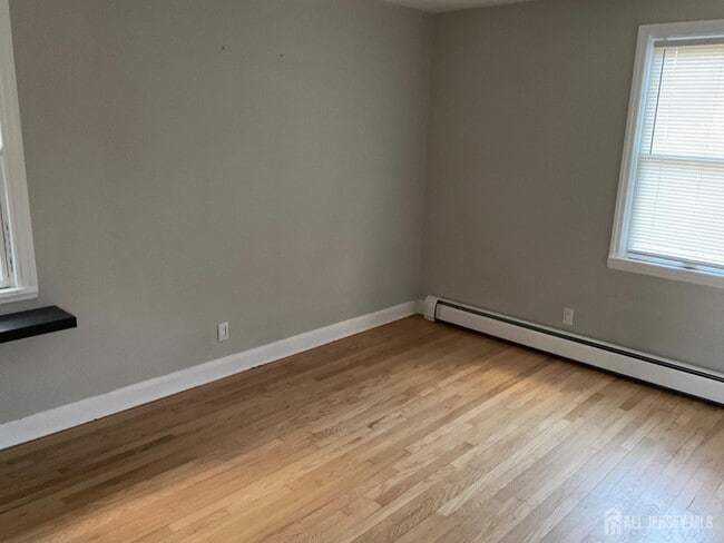 Building Photo - 60 Kensington Ave