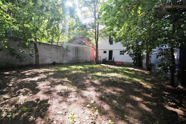 Building Photo - 363 Sherman Ave