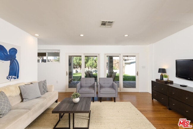 Building Photo - 13451 Friar St