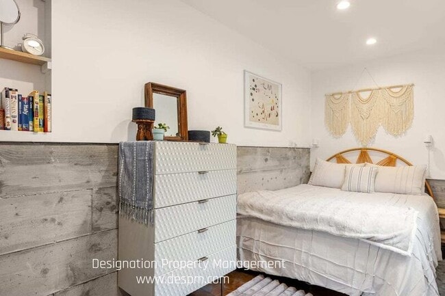 Building Photo - 6208 Roy St