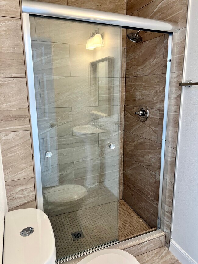 Building Photo - 4390 Harvest Ln