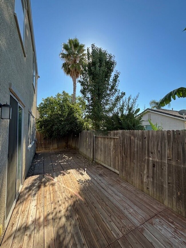 Building Photo - IMMACULATE NATOMAS 4/3 plus office!  Pleas...