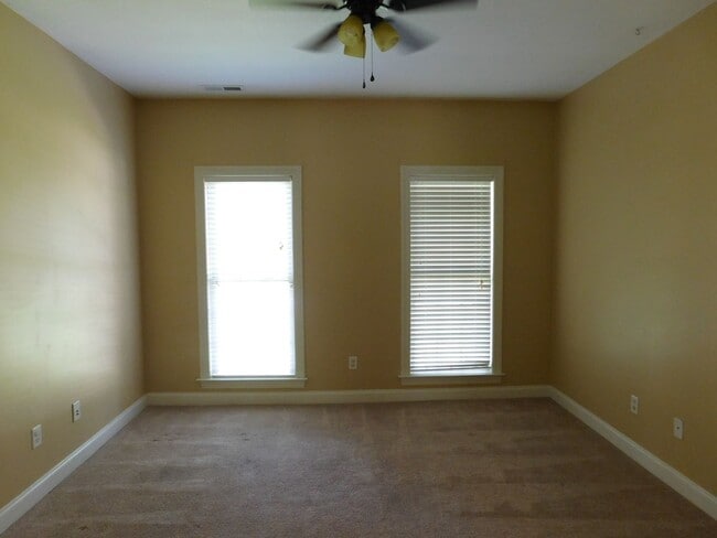 Building Photo - 300 Taliaferro Ln