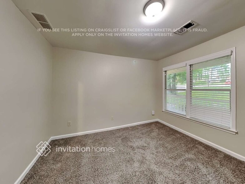 Building Photo - 2123 Amherst Trail SE