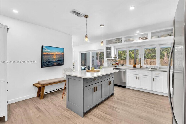 Building Photo - 101 SW 75th Ave