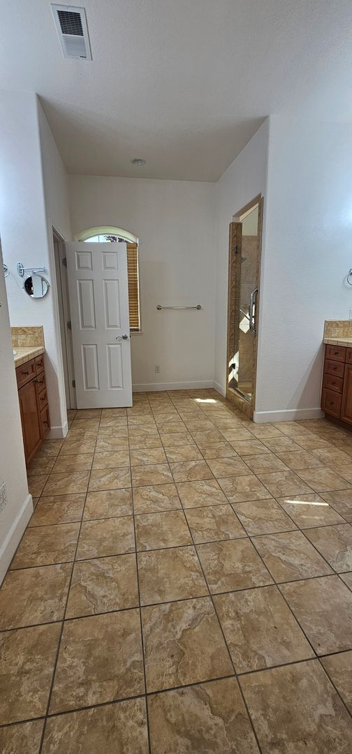 Building Photo - 5 Bed 4 bath 3 car garage Southwest Vistas FOR RENT
