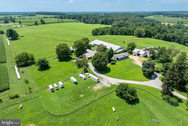 Building Photo - 1540 W Doe Run Rd