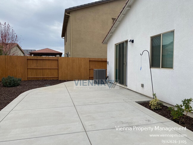 Building Photo - 9184 Osterville Dr