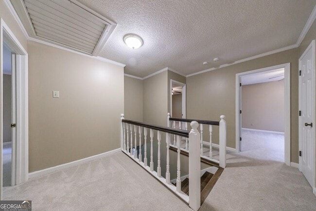 Building Photo - 10565 Shallowford Rd